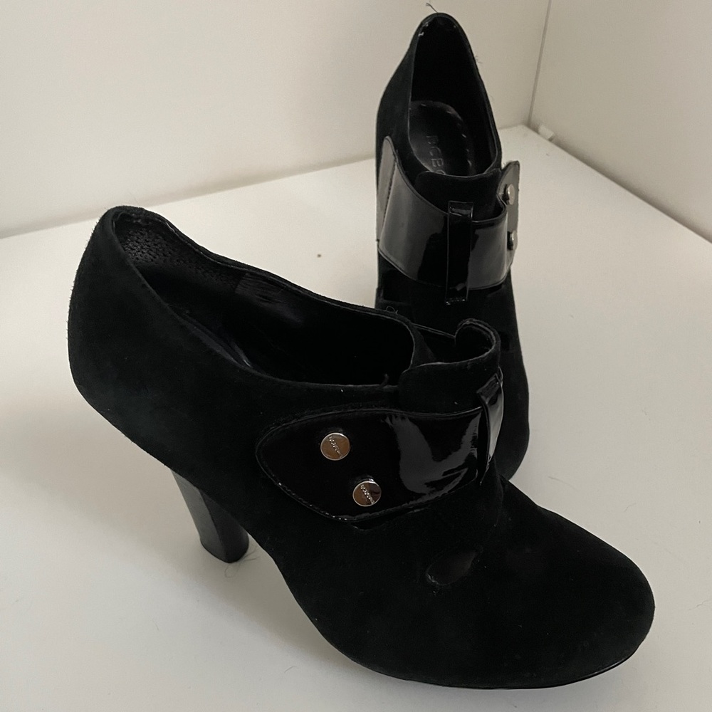 BCBG Heels | Suede | Size 8